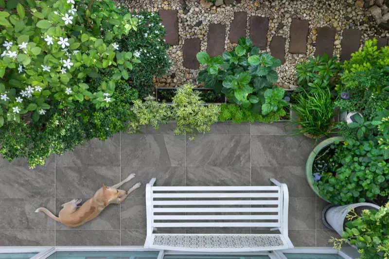 Garten gestalten mit Naturstein