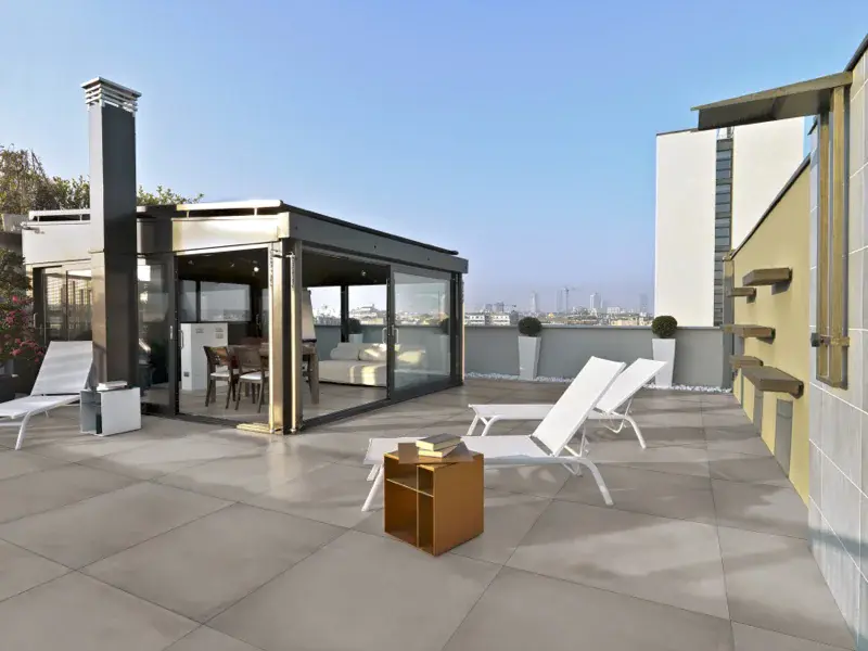 Vorher: Terrasse im Rohzustand